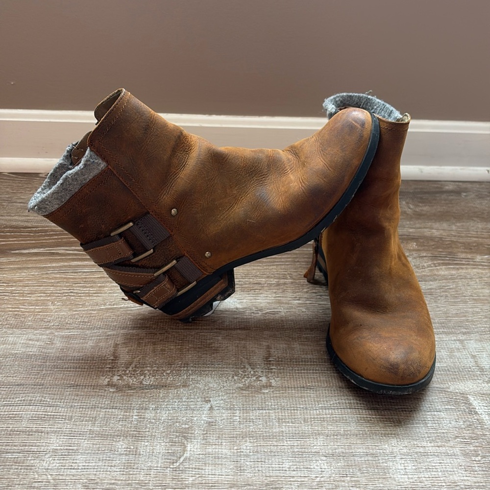 Sorel Lolla Zip Ankle Boot Alpine Tundra Brown Leather Women’s 9